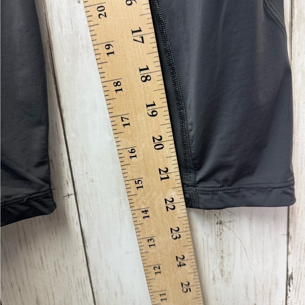 Lululemon Dark gray Perforated Leggings size 4 - Picture 10 of 12